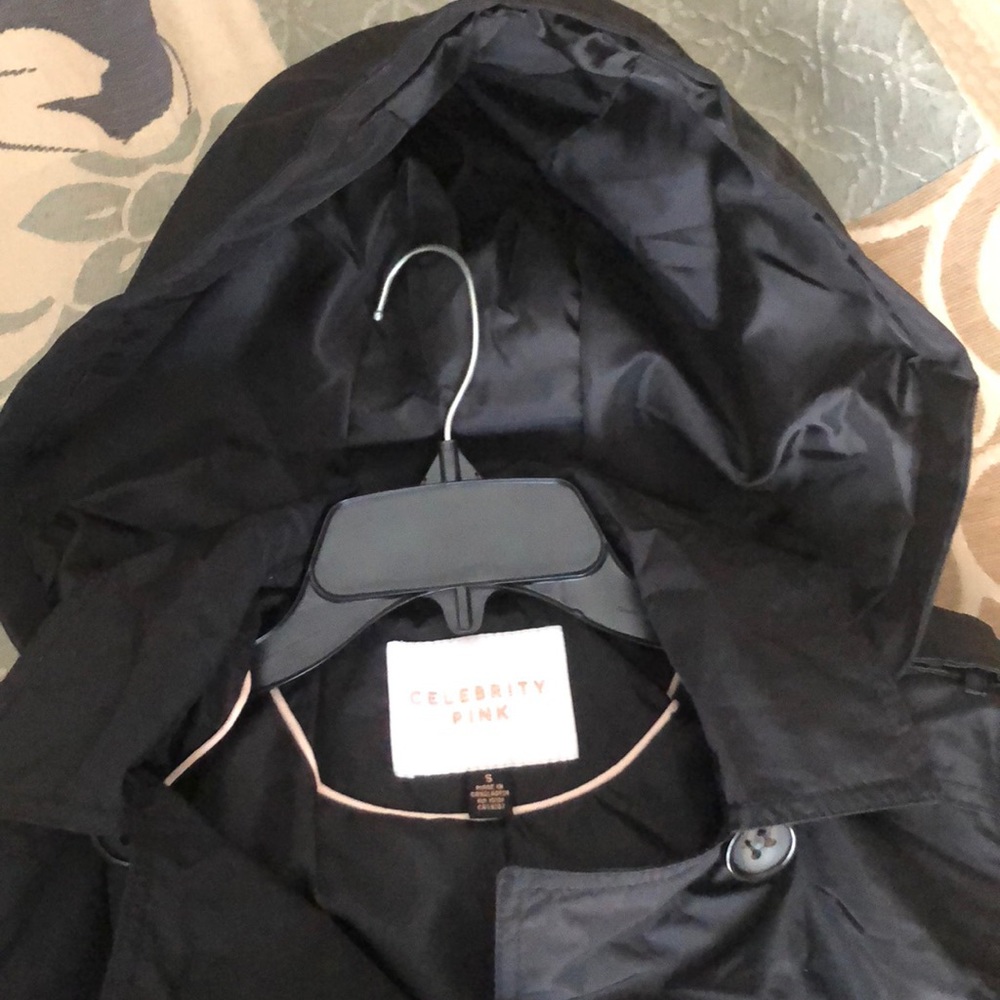 Stylish rain jacket - Picture 2 of 3